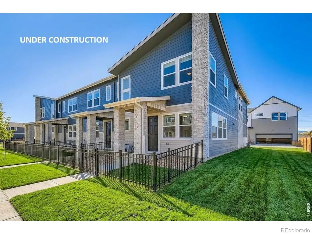 2841 Bear Springs Circle Longmont CO 80503