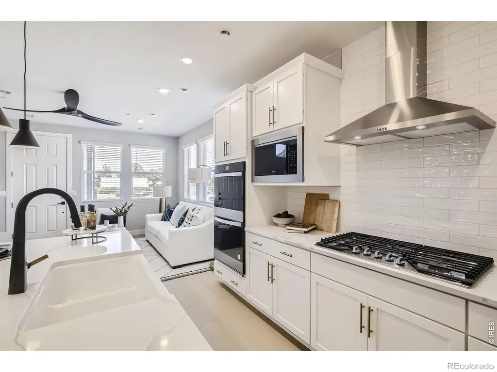 2841 Bear Springs Circle Longmont CO 80503