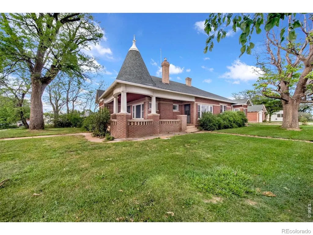 102 Cedar Avenue Akron CO 80720