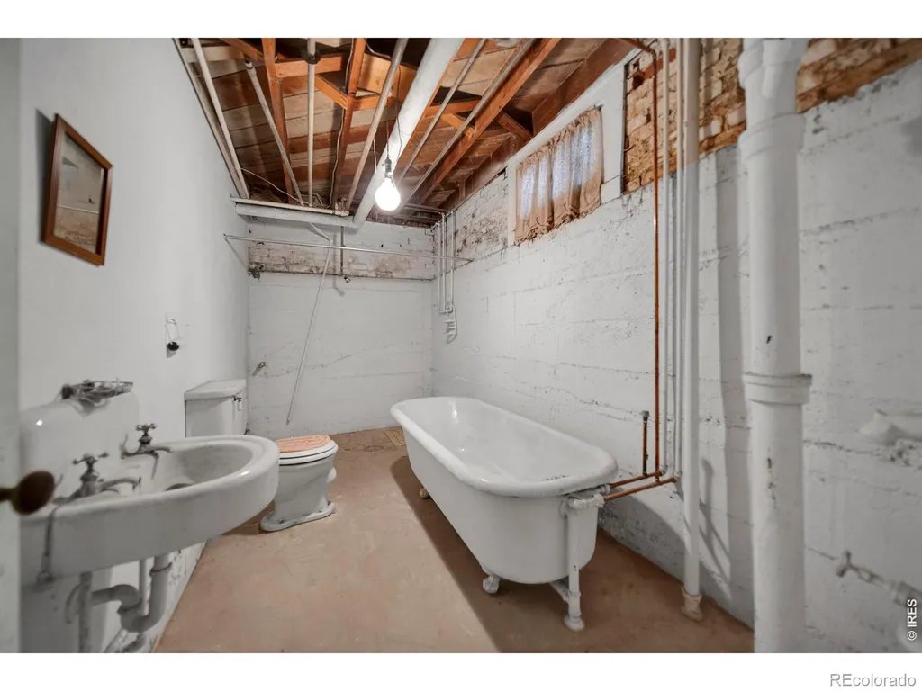 102 Cedar Avenue Akron CO 80720