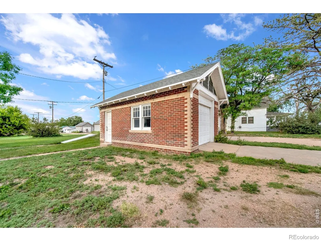 102 Cedar Avenue Akron CO 80720