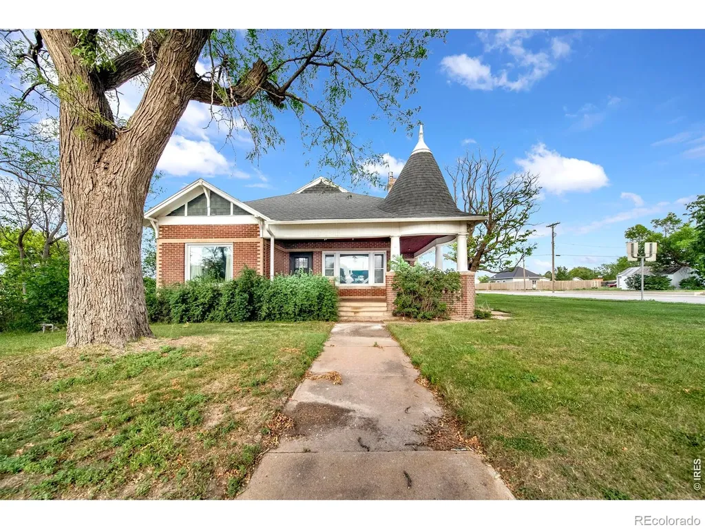 102 Cedar Avenue Akron CO 80720