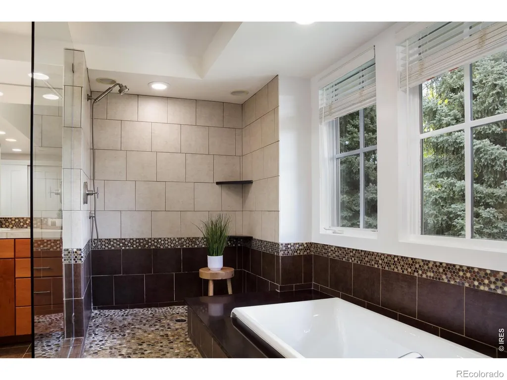 7271 Longview Drive Niwot CO 80503