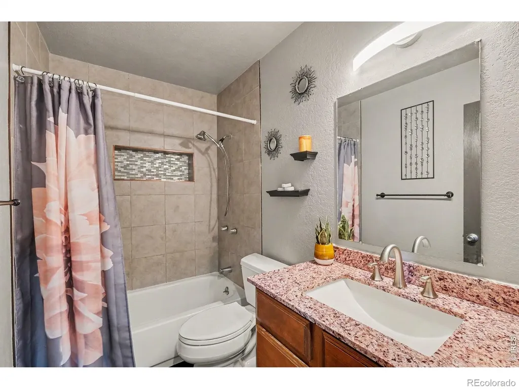 225 E 8th Avenue Longmont CO 80504