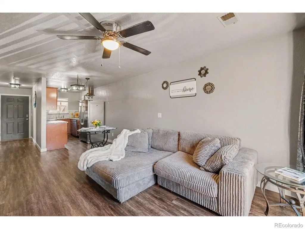 225 E 8th Avenue Longmont CO 80504