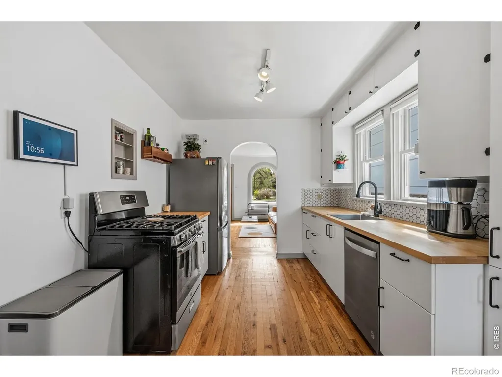 1095 Carr Street Lakewood CO 80214