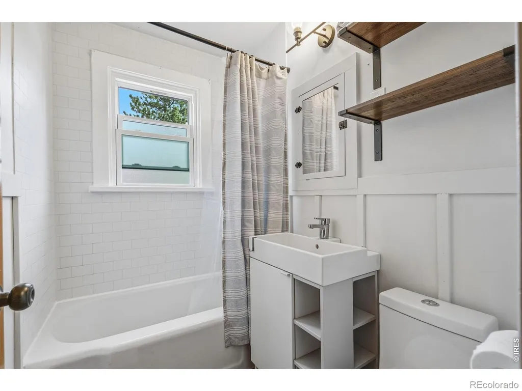 1095 Carr Street Lakewood CO 80214