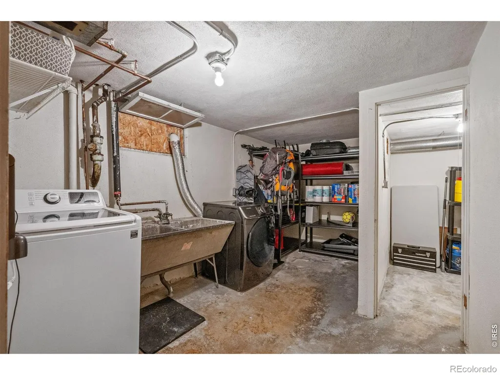 1095 Carr Street Lakewood CO 80214