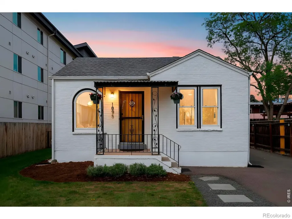 1095 Carr Street Lakewood CO 80214