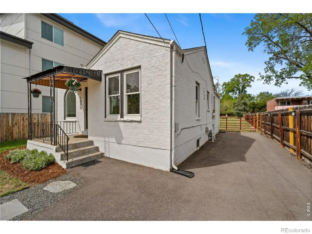 1095 Carr Street Lakewood CO 80214
