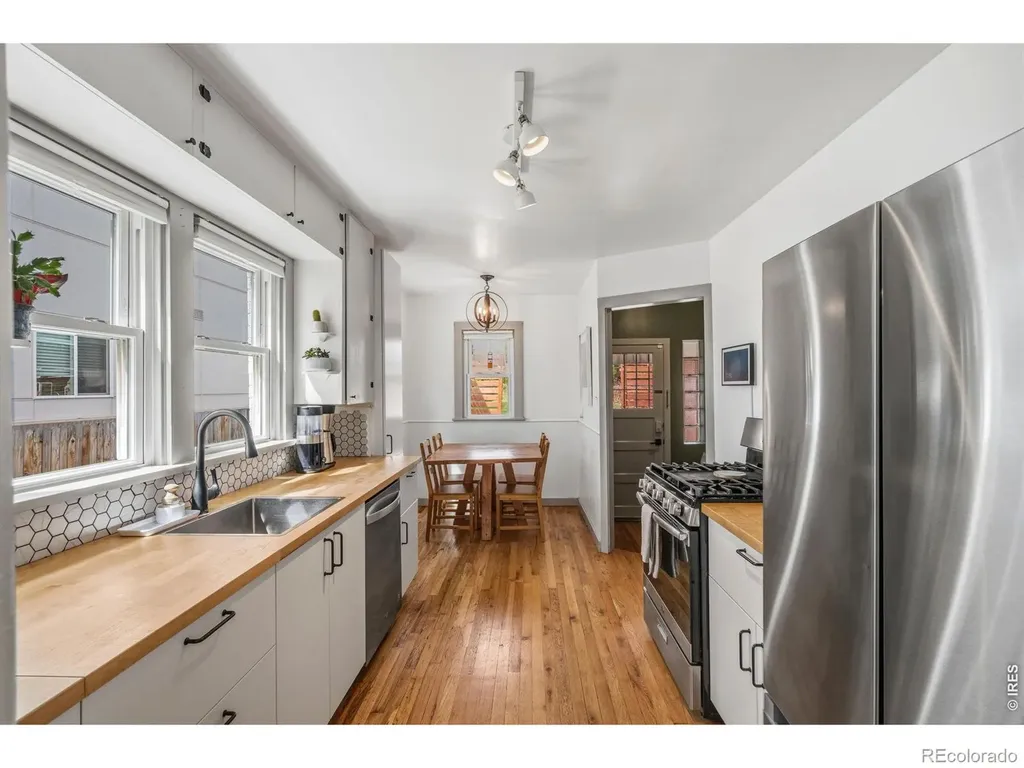 1095 Carr Street Lakewood CO 80214