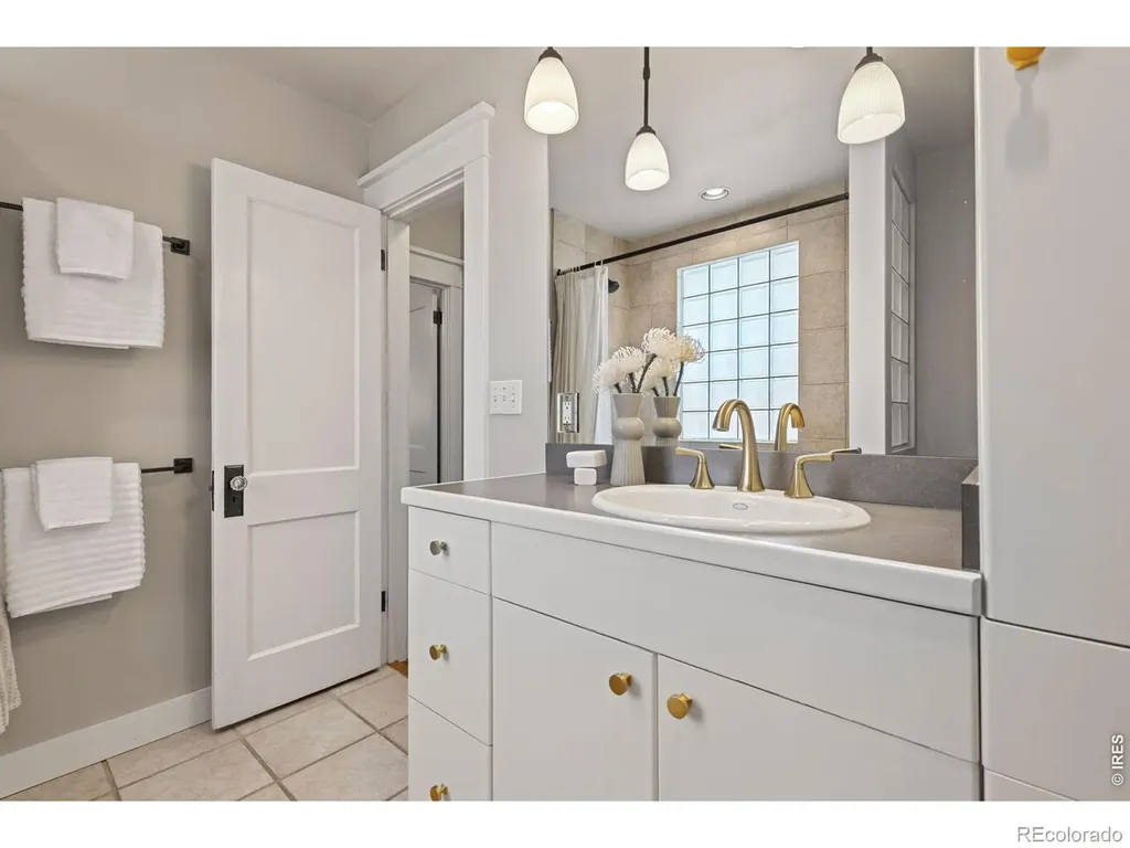 2257 Ivanhoe Street Denver CO 80207