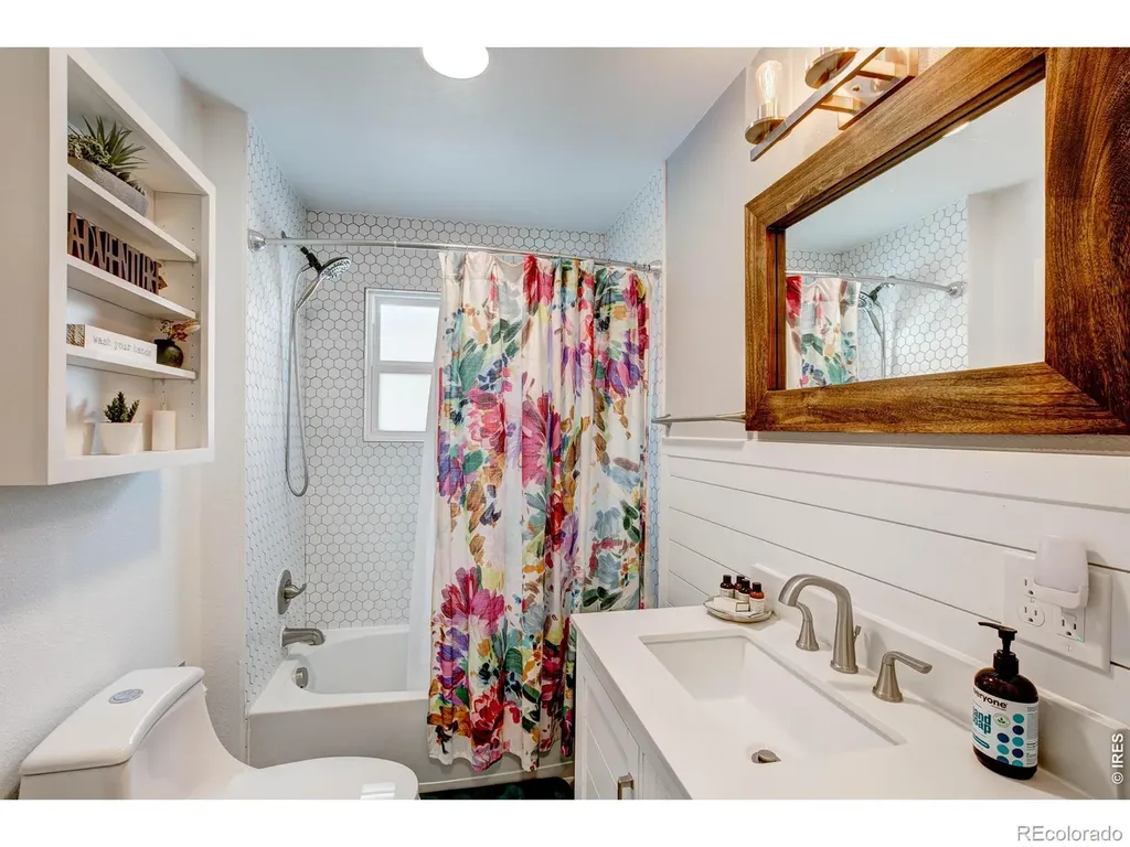 525 W 9th Street Loveland CO 80537