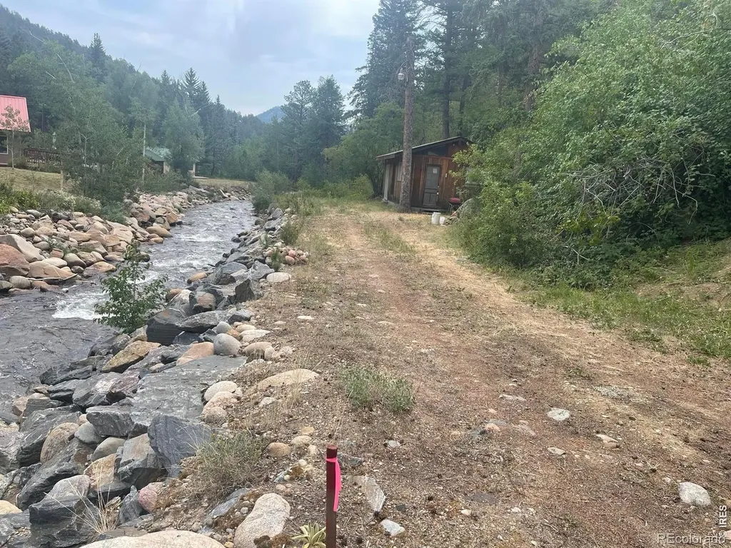 509 Riverside Drive Lyons CO 80540