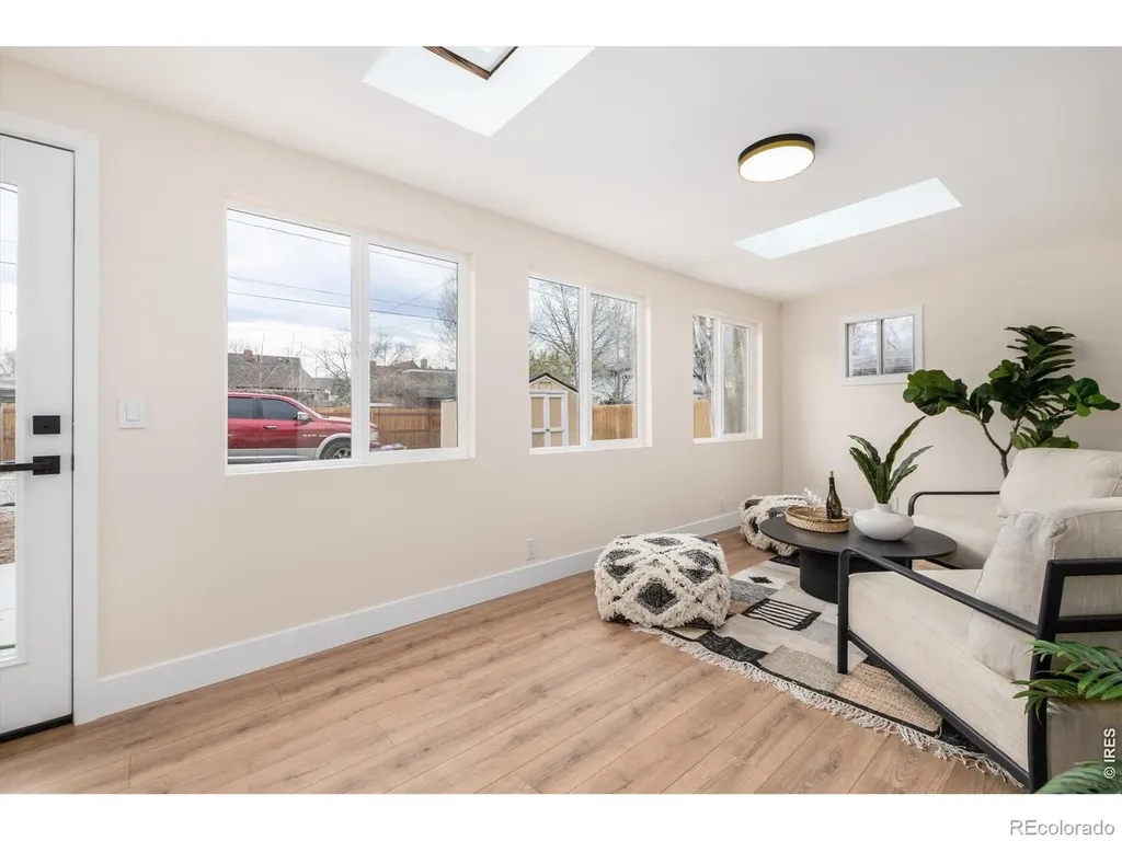 2015 N Monaco Denver CO 80207