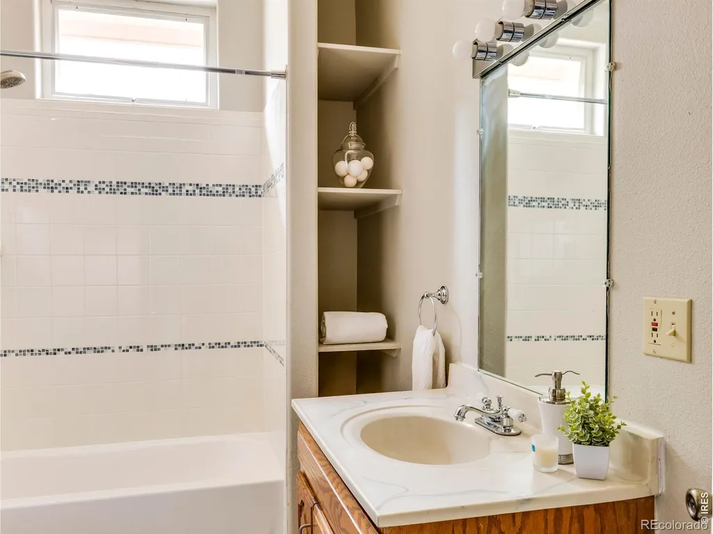 623 Terry Street Longmont CO 80501