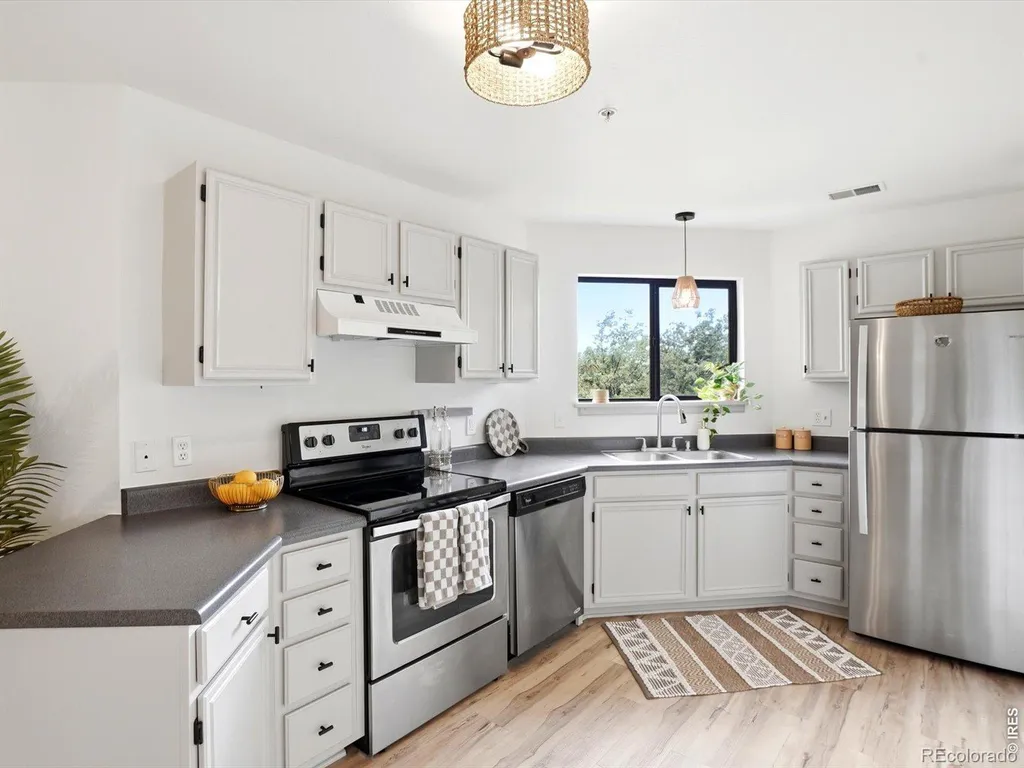 4945 Twin Lakes Road Boulder CO 80301