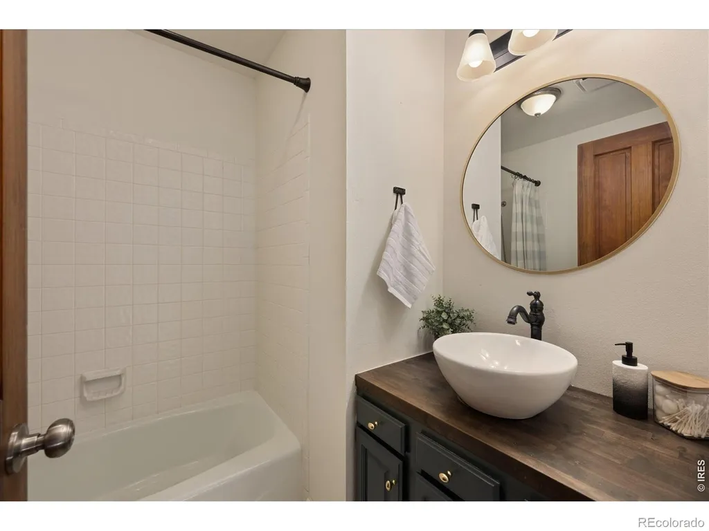 1607 Centennial Road Fort Collins CO 80525