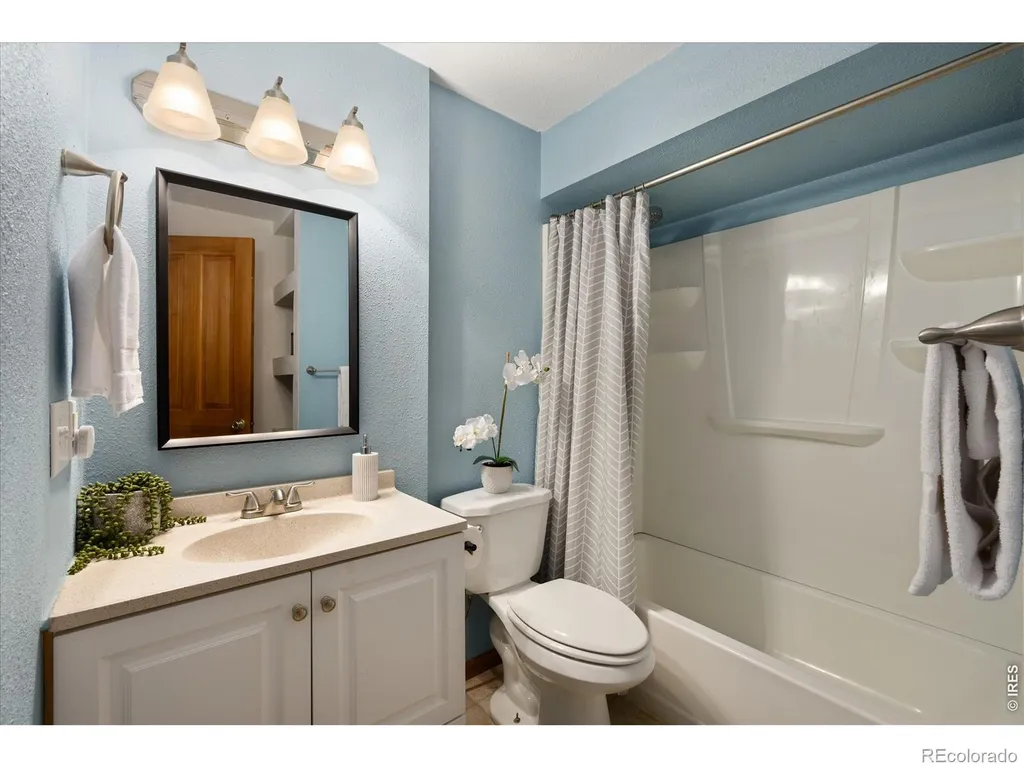 1607 Centennial Road Fort Collins CO 80525