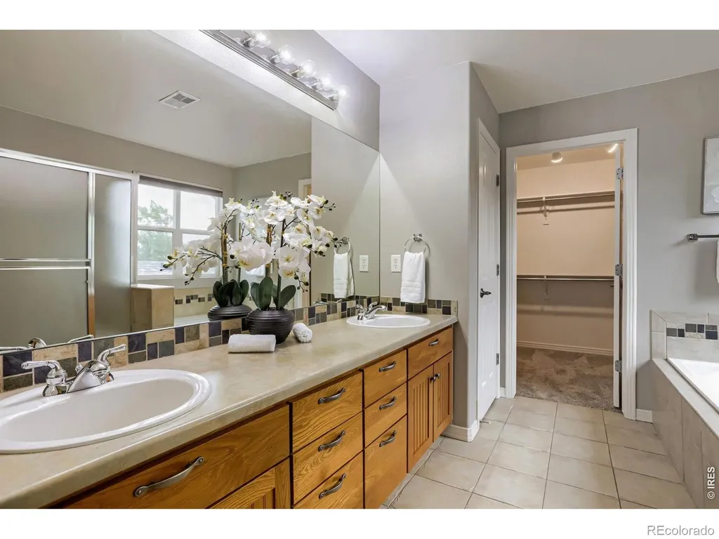 830 Tanager Circle Longmont CO 80504
