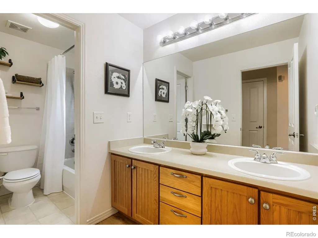830 Tanager Circle Longmont CO 80504