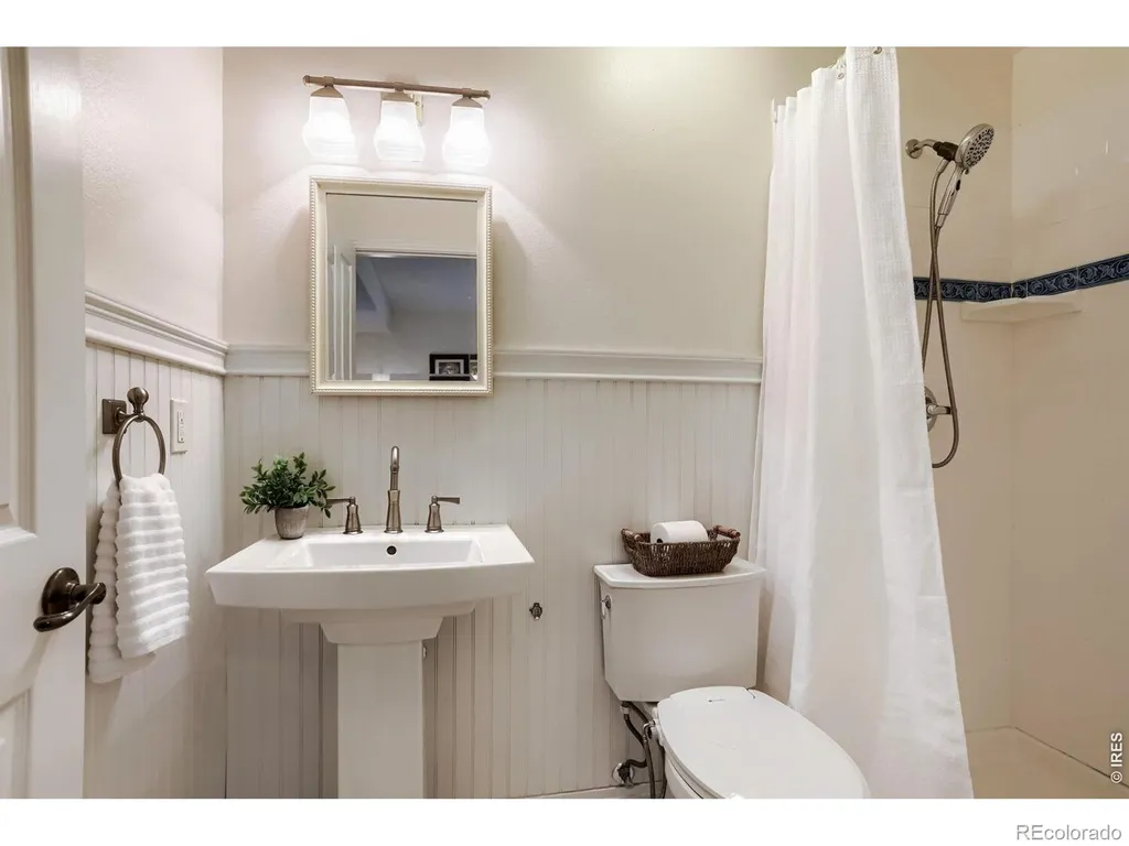 830 Tanager Circle Longmont CO 80504