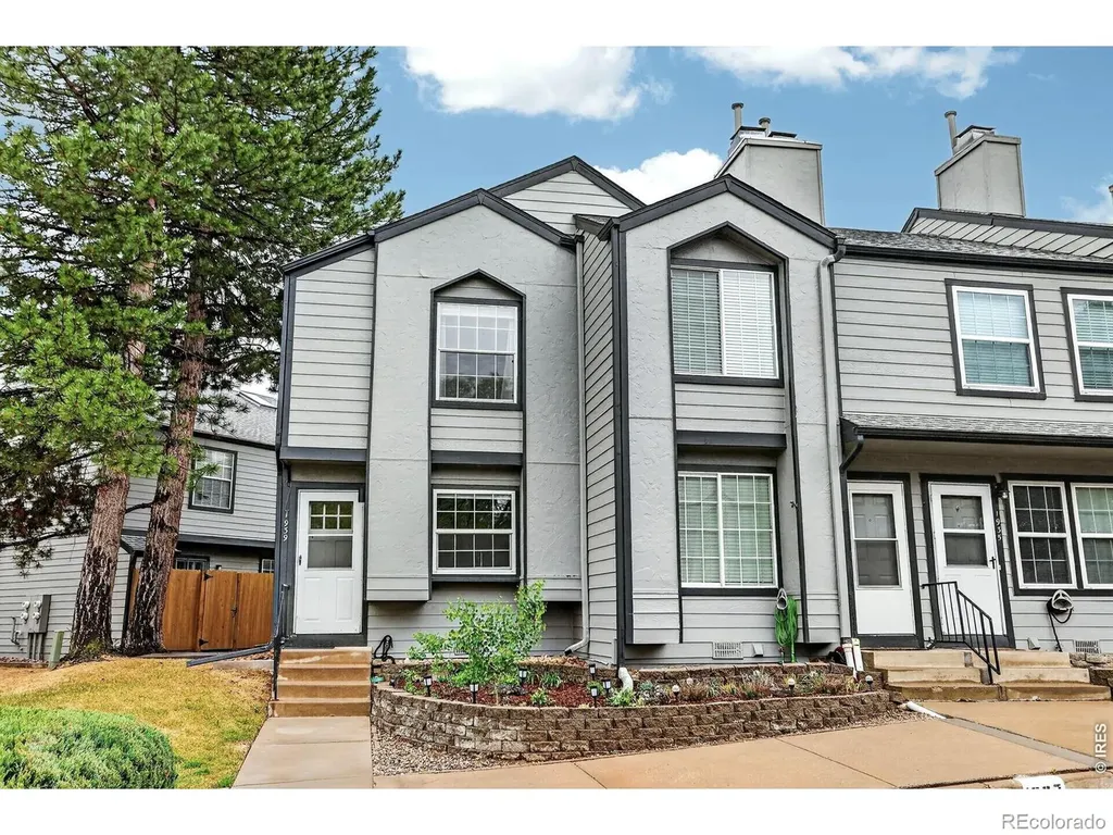 1939 Newland Court Lakewood CO 80214