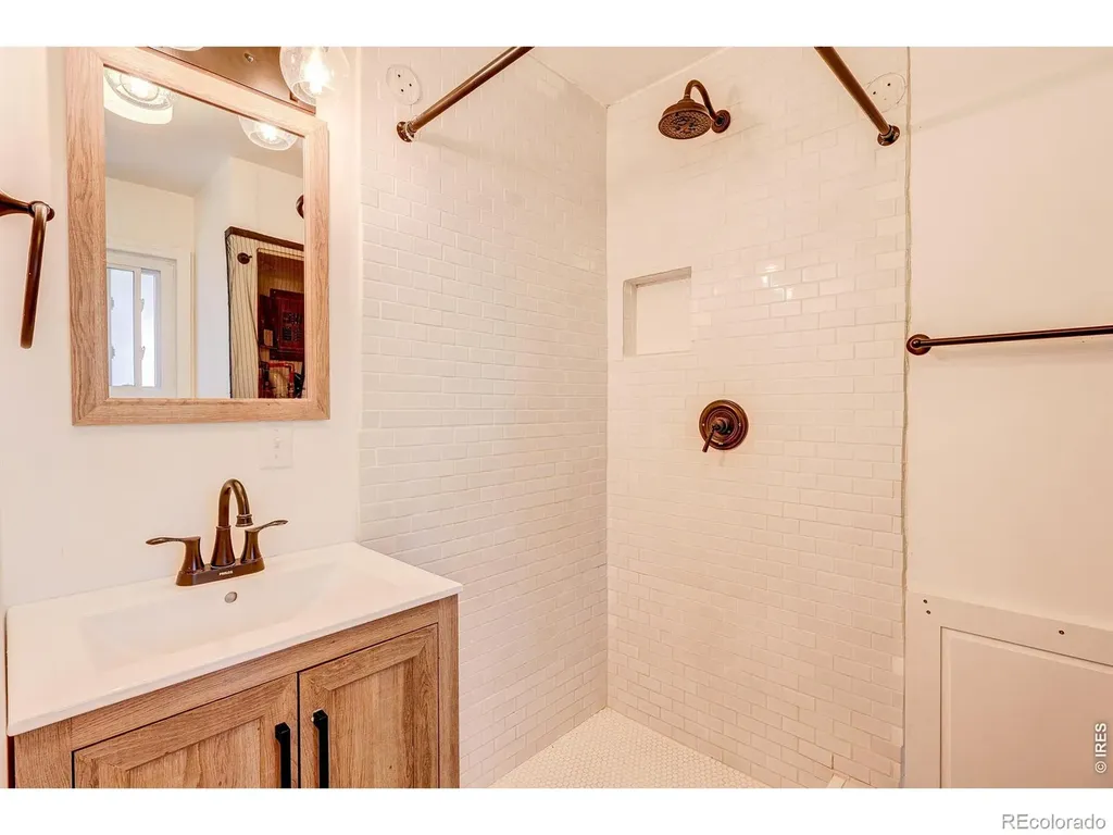 1827 Collyer Street Longmont CO 80501