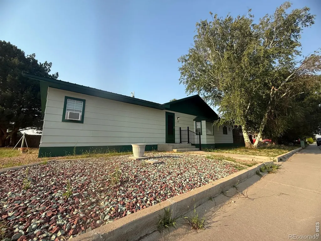 114 Linden Drive Log Lane Village CO 80705