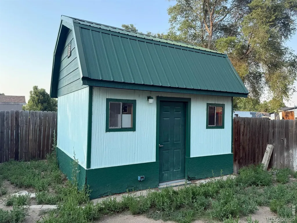 114 Linden Drive Log Lane Village CO 80705