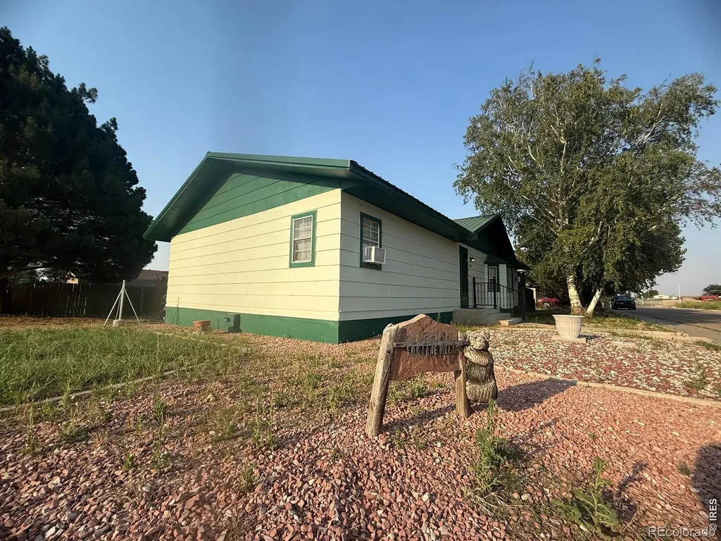 114 Linden Drive Log Lane Village CO 80705