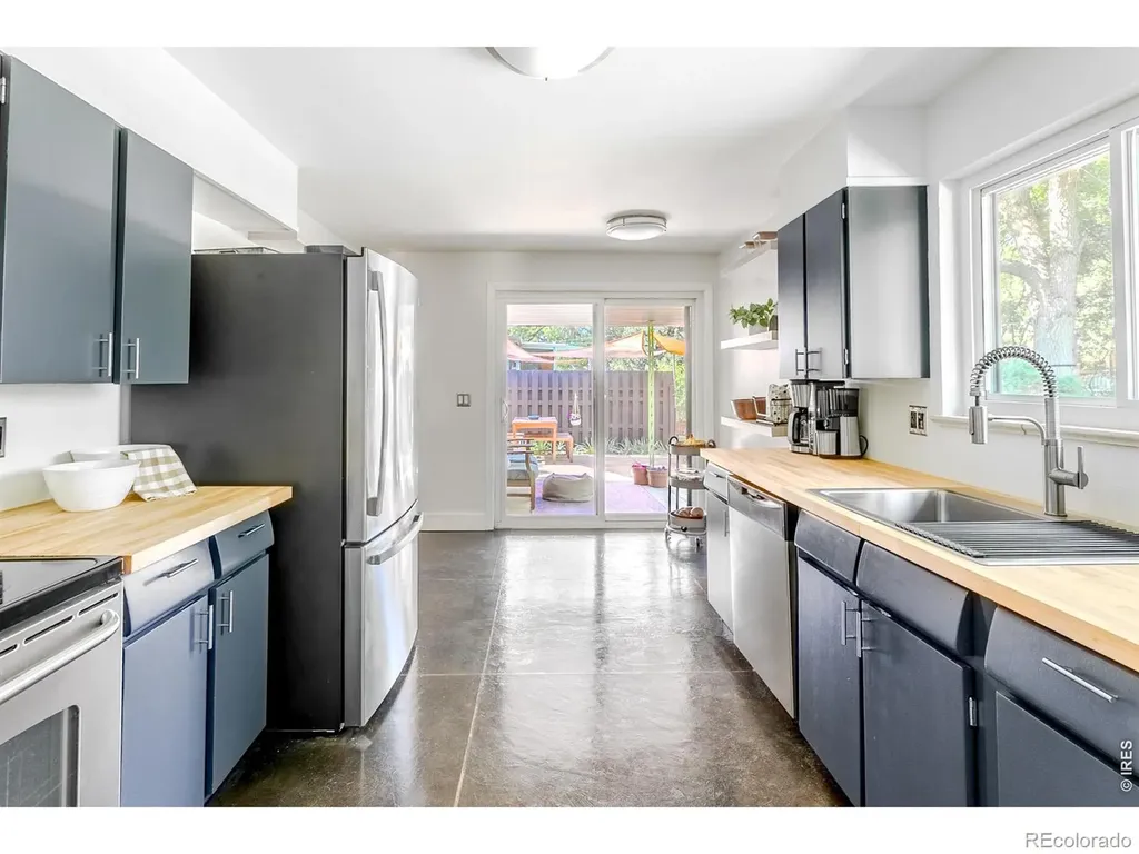 6067 Owens Street Arvada CO 80004