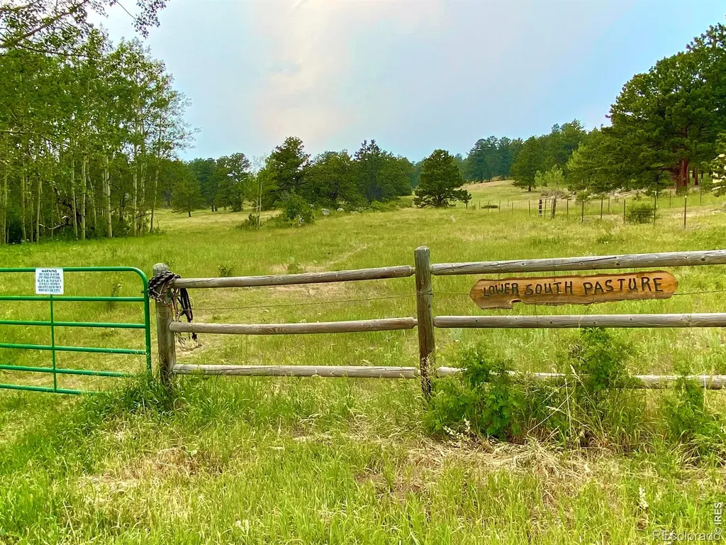 636 Ranch Road Ward CO 80481