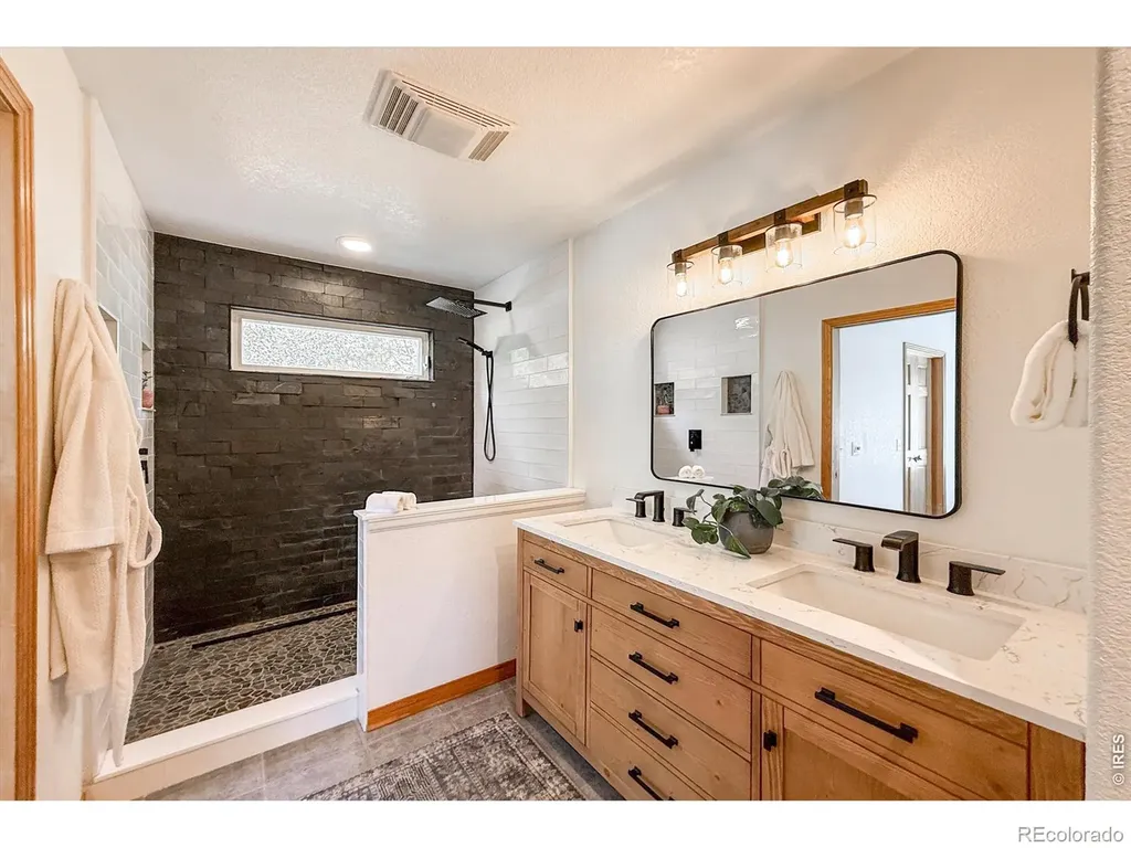 1108 Eagle Drive Lyons CO 80540
