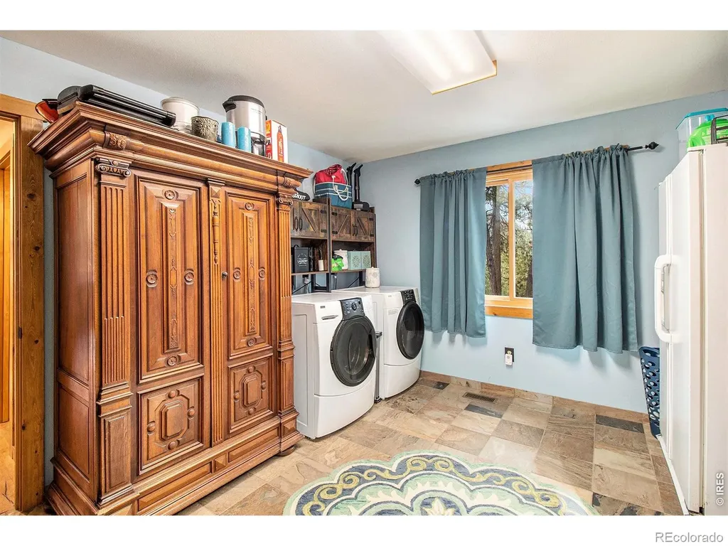 270 Choctaw Road Lyons CO 80540