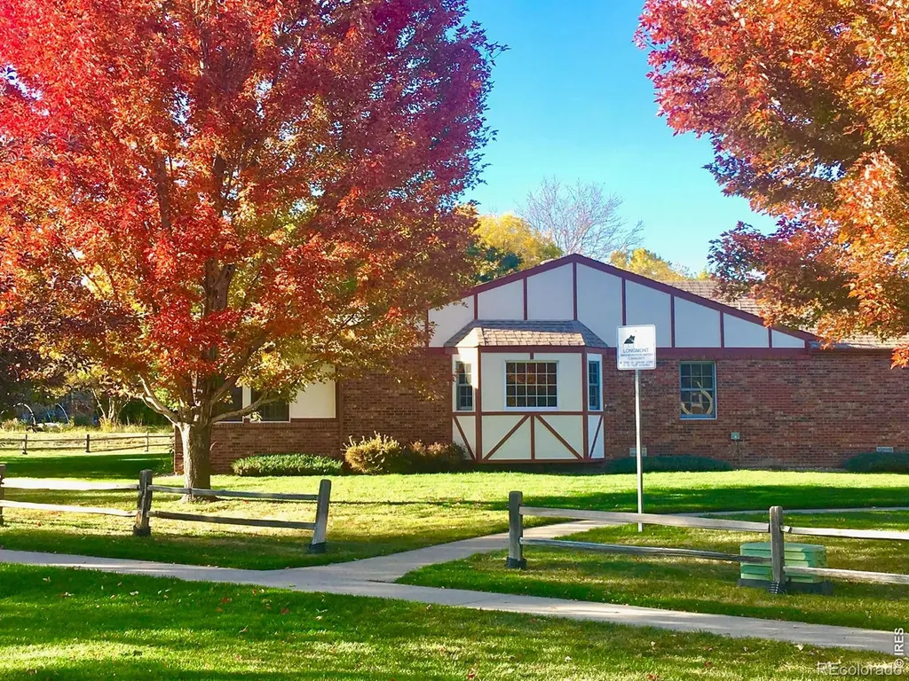 2627 Elmhurst Circle Longmont CO 80503
