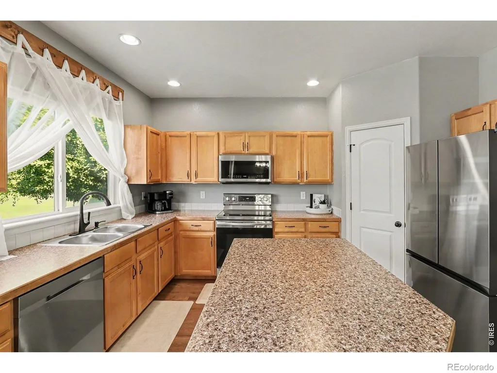 218 Sycamore Avenue Johnstown CO 80534