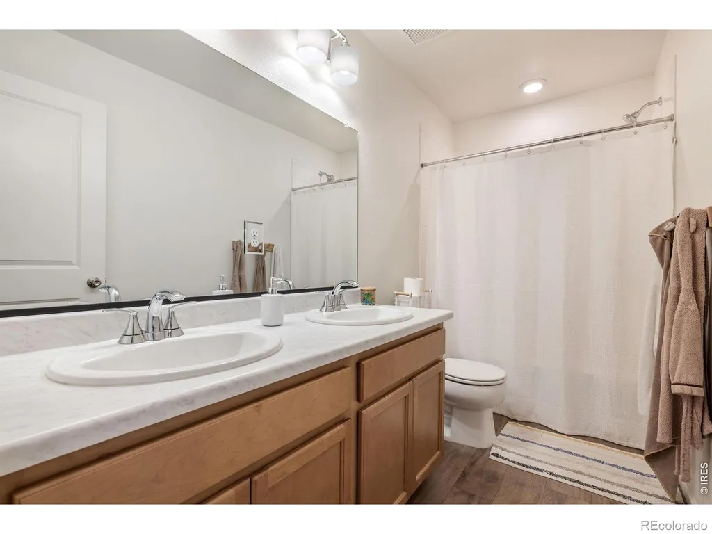 2501 Winding Drive Longmont CO 80504