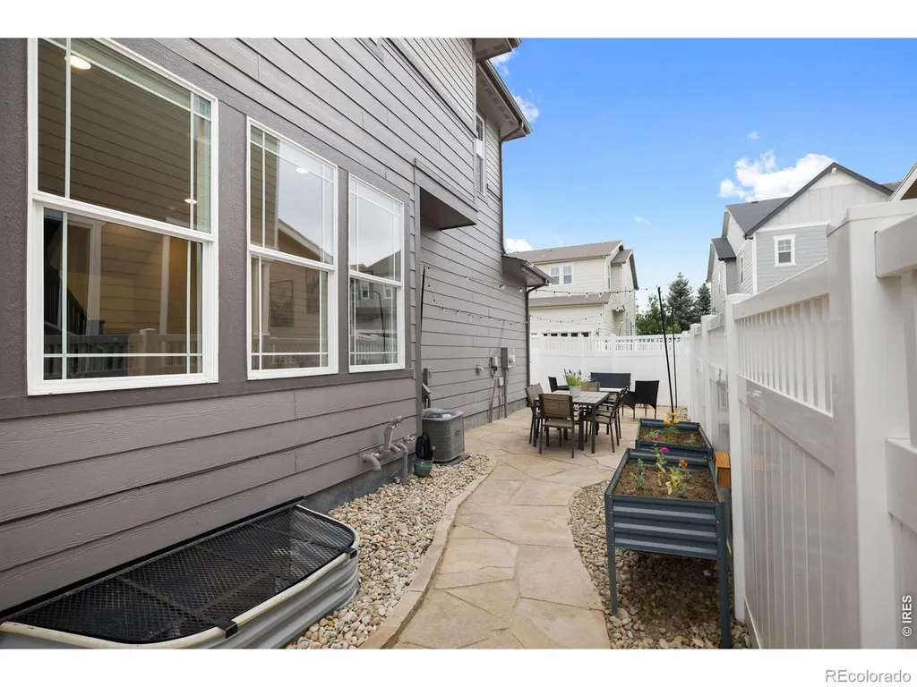 2501 Winding Drive Longmont CO 80504