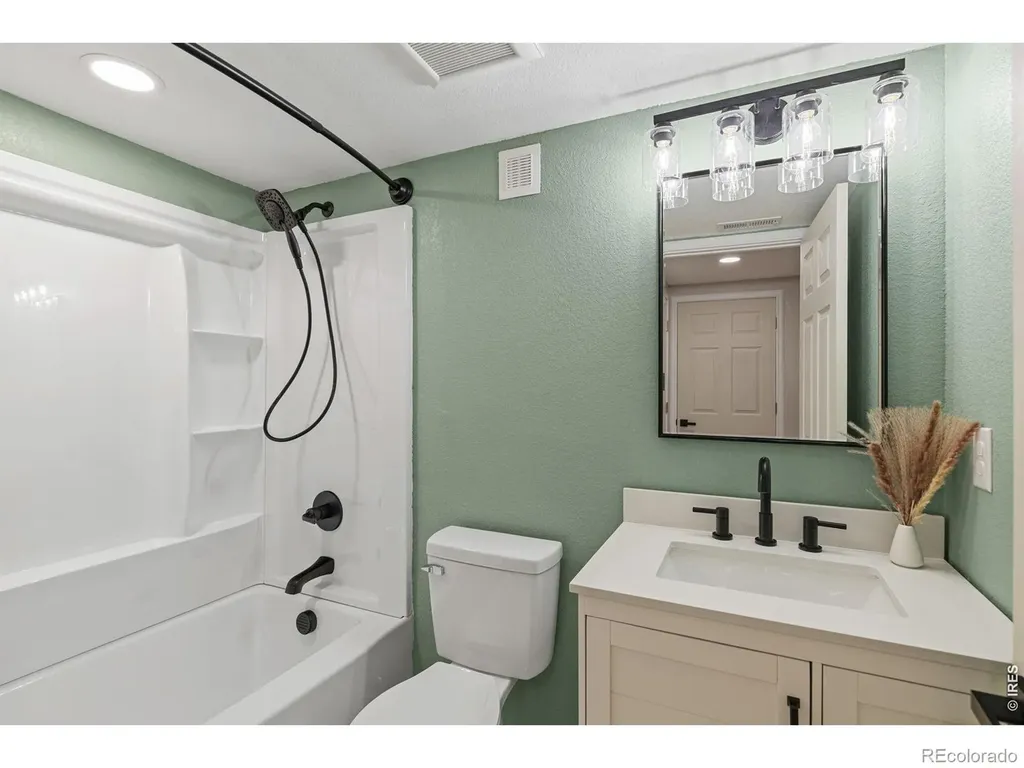 9712 Queenscliffe Drive Highlands Ranch CO 80130