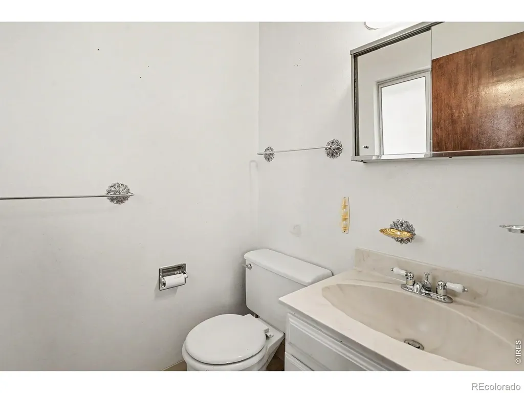 7927 Elmwood Lane Denver CO 80221