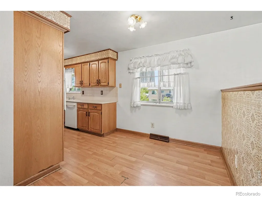 7927 Elmwood Lane Denver CO 80221