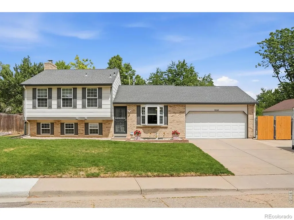 8240 Garland Drive Arvada CO 80005