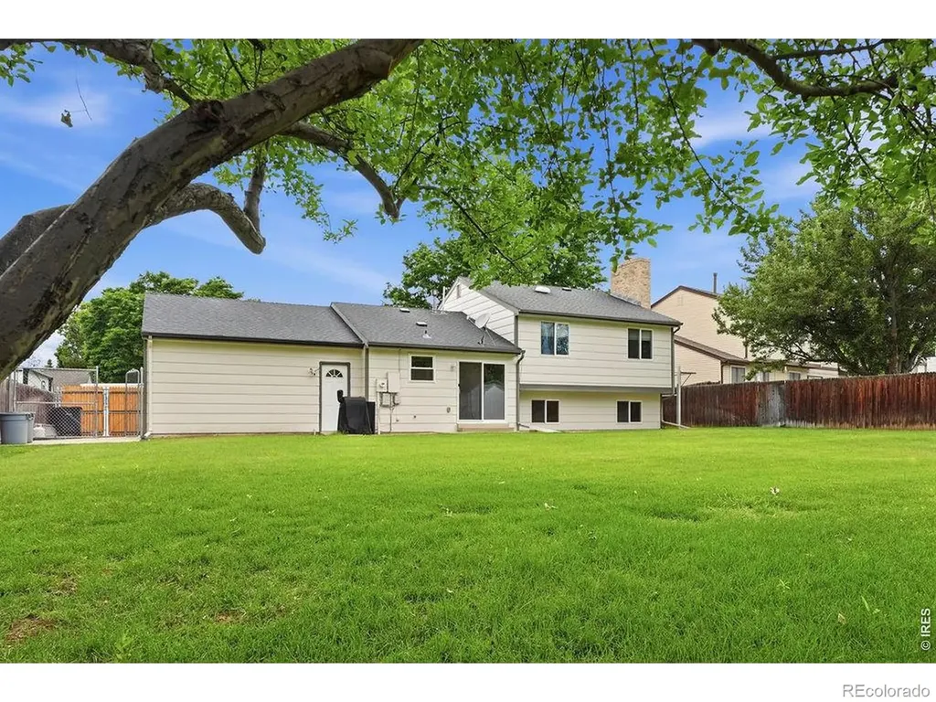 8240 Garland Drive Arvada CO 80005