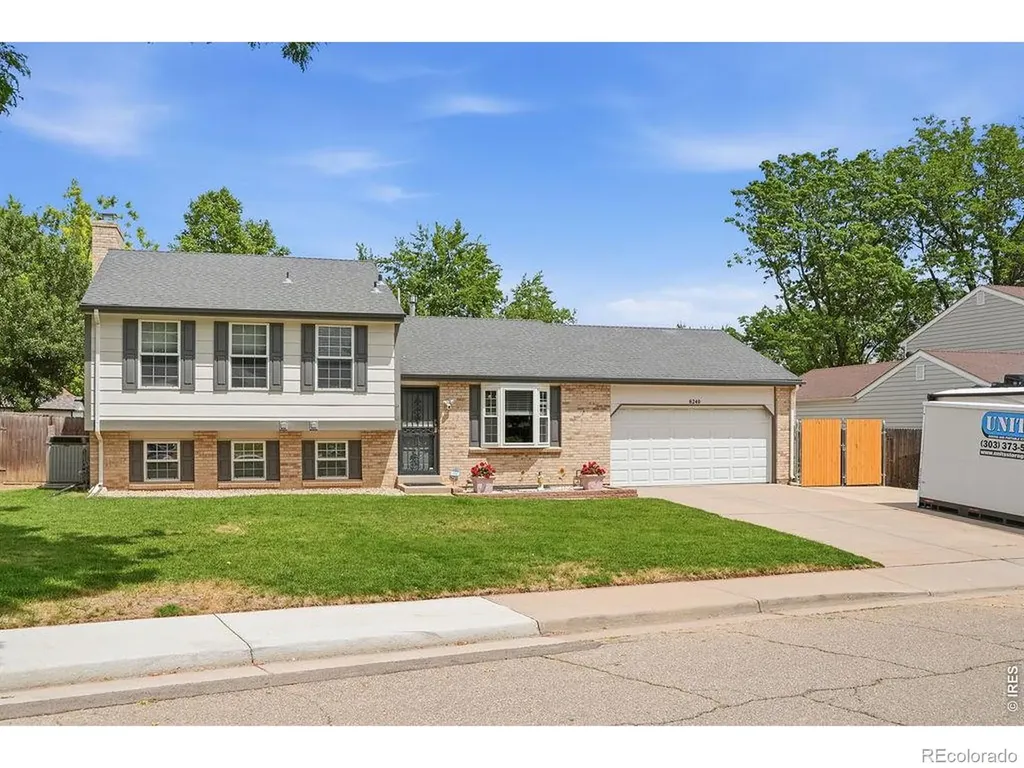 8240 Garland Drive Arvada CO 80005
