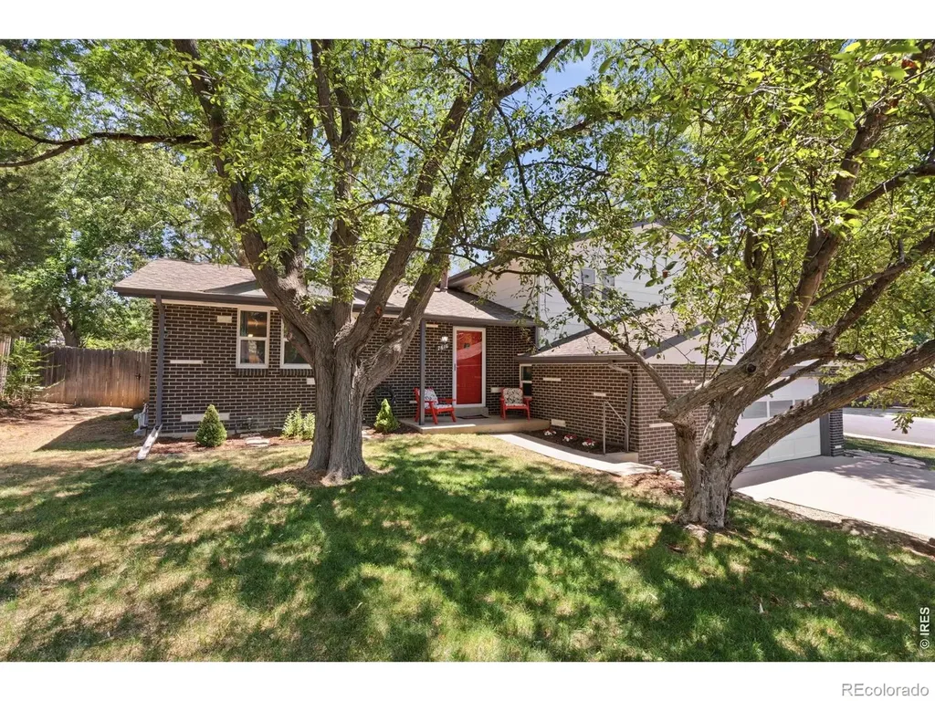 7616 Oak Street Arvada CO 80005