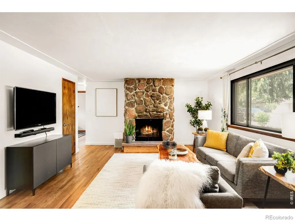 1417 Sharpe Place Longmont CO 80501
