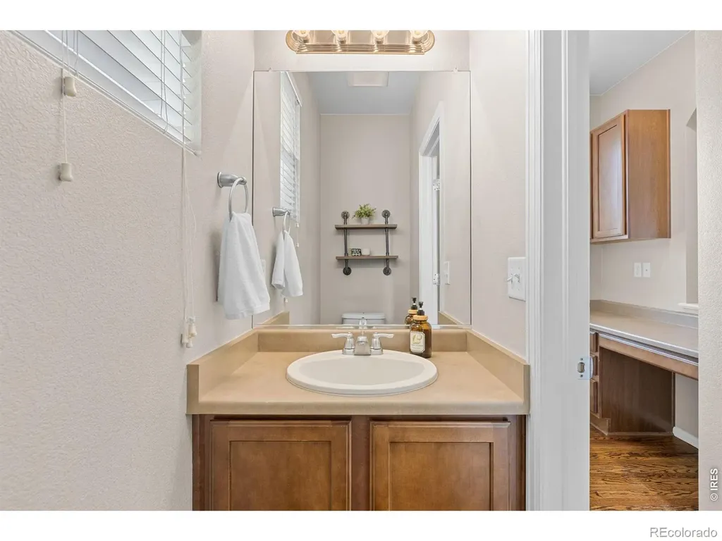 163 N Jamestown Way Aurora CO 80018