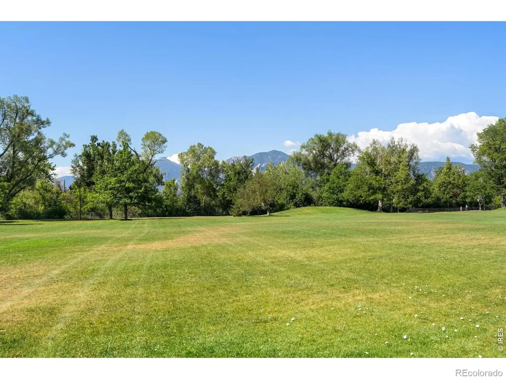 3690 Iris Avenue Boulder CO 80301