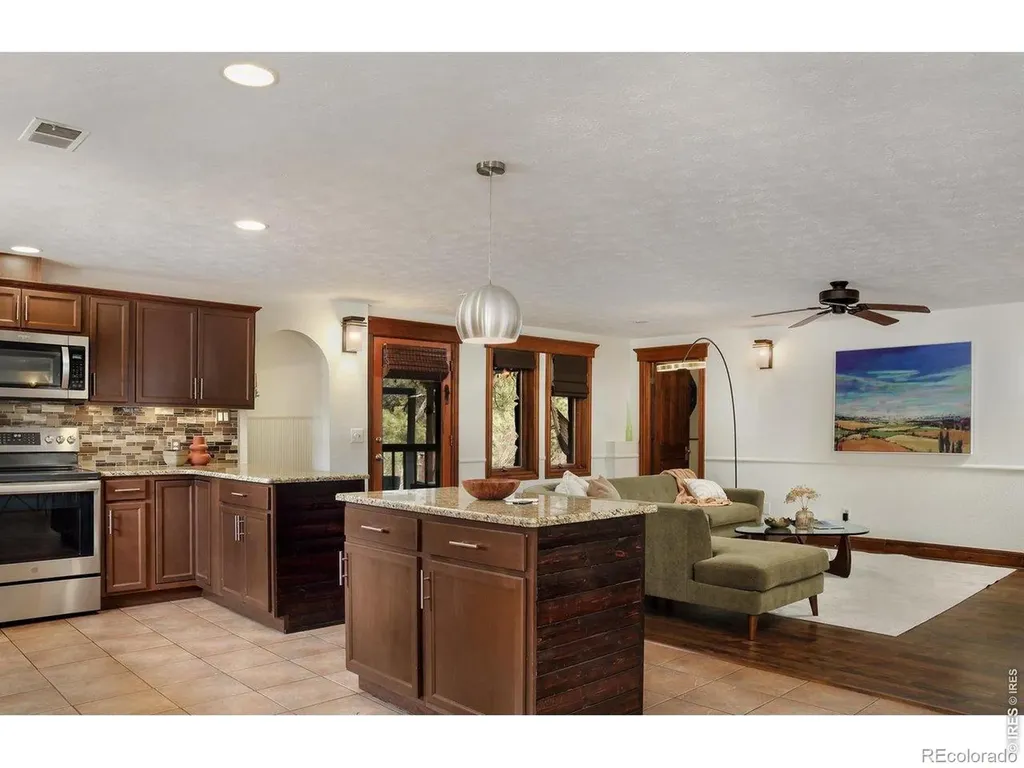 655 Kiowa Road Lyons CO 80540